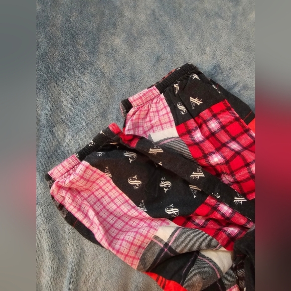 Victoria's Secret Patchwork Pajama Bottoms - Red, Pink, Black Size Small - Picture 9 of 9